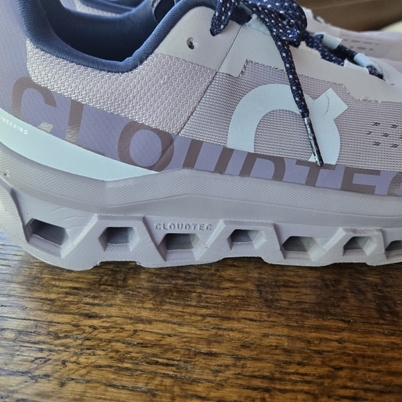 On Running Women's Cloudmonster sneakers in a Pearl/Arctic. Barely Worn! - Picture 2 of 5